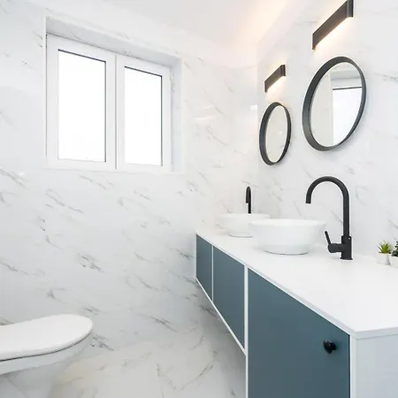 Chic Apartament In Piata Universitatii Bucharest Exterior photo