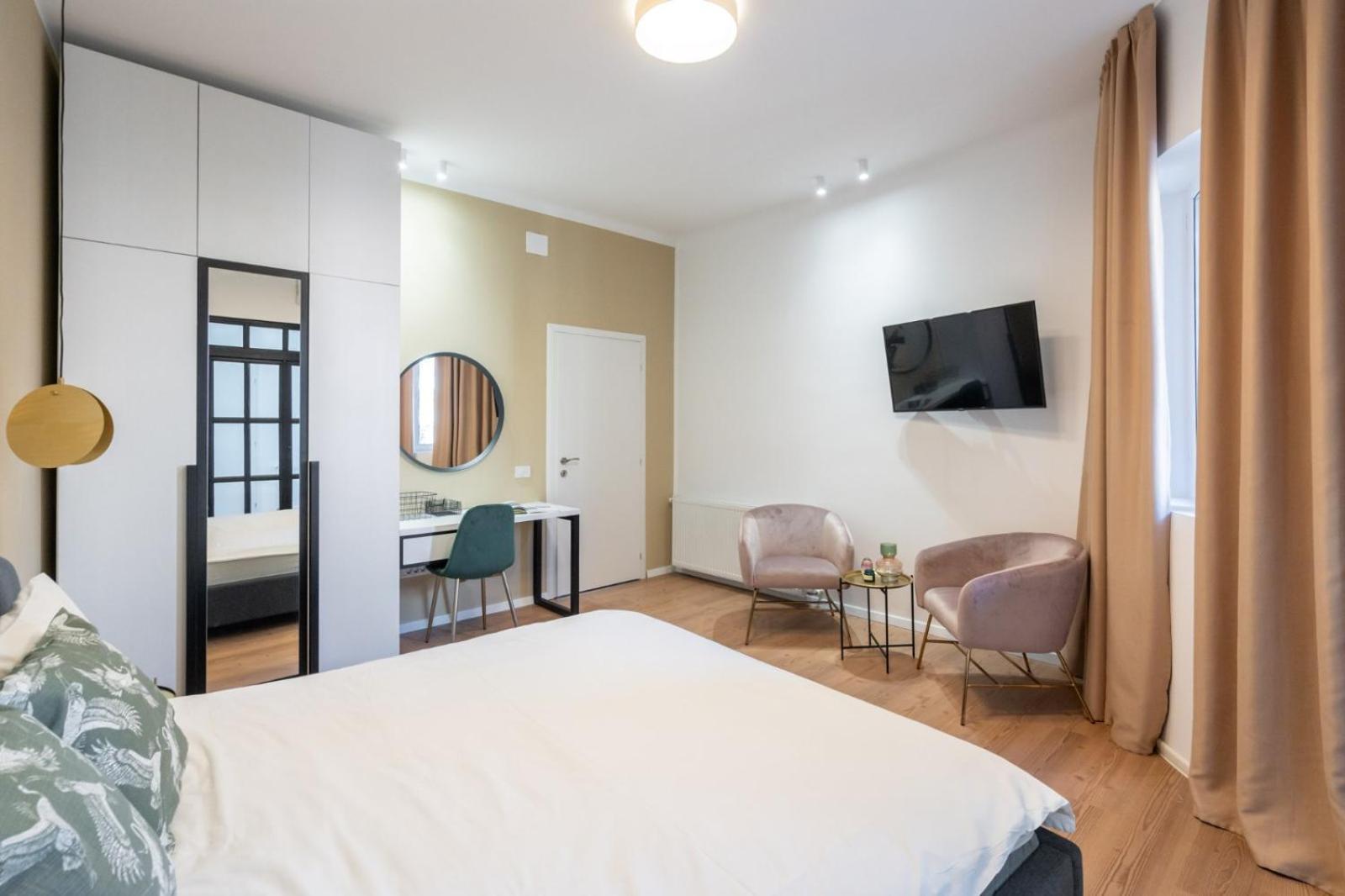 Chic In Piata Universitatii Apartment *